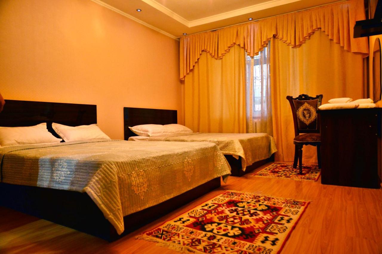 أوش Astoria B&B المظهر الخارجي الصورة
