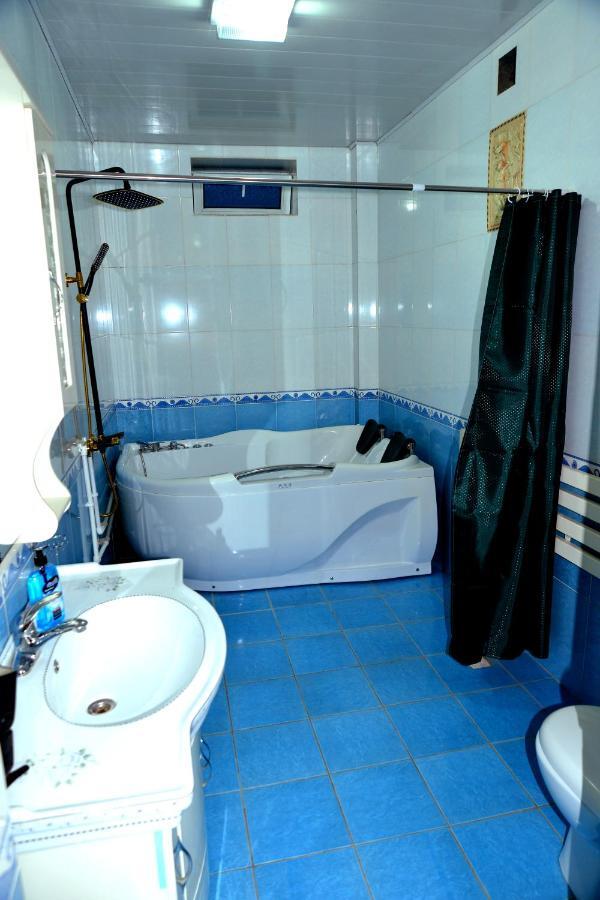 أوش Astoria B&B المظهر الخارجي الصورة