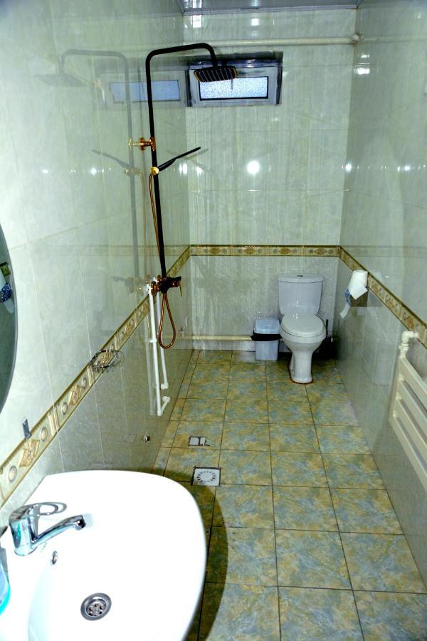 أوش Astoria B&B المظهر الخارجي الصورة